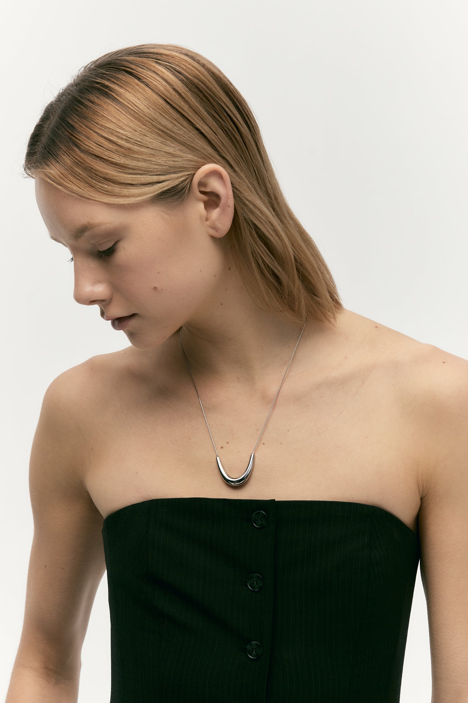 Collana "Ombra Sfuggente"