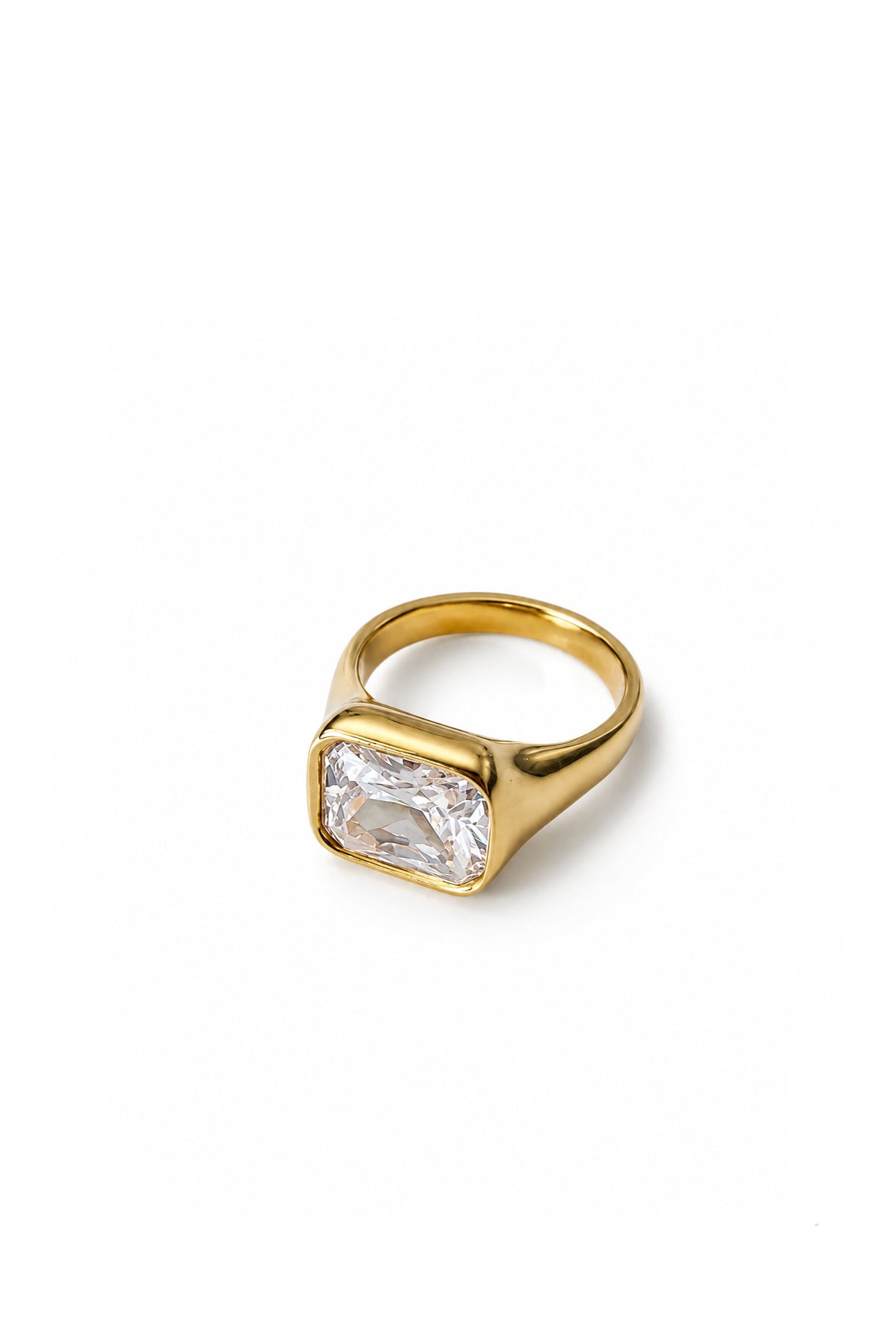 "Hand to heart" Ring