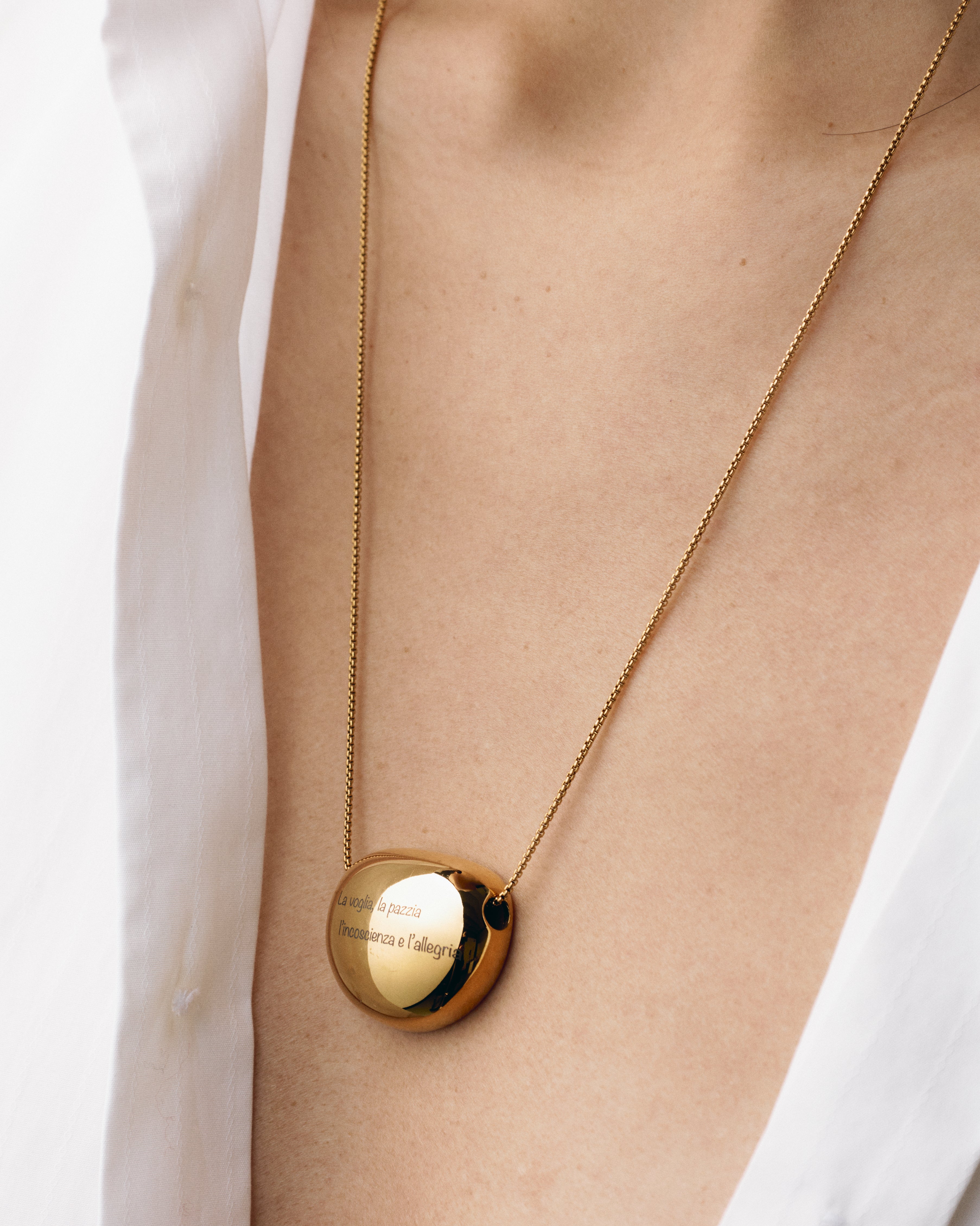 Collana "Peonie dorate"