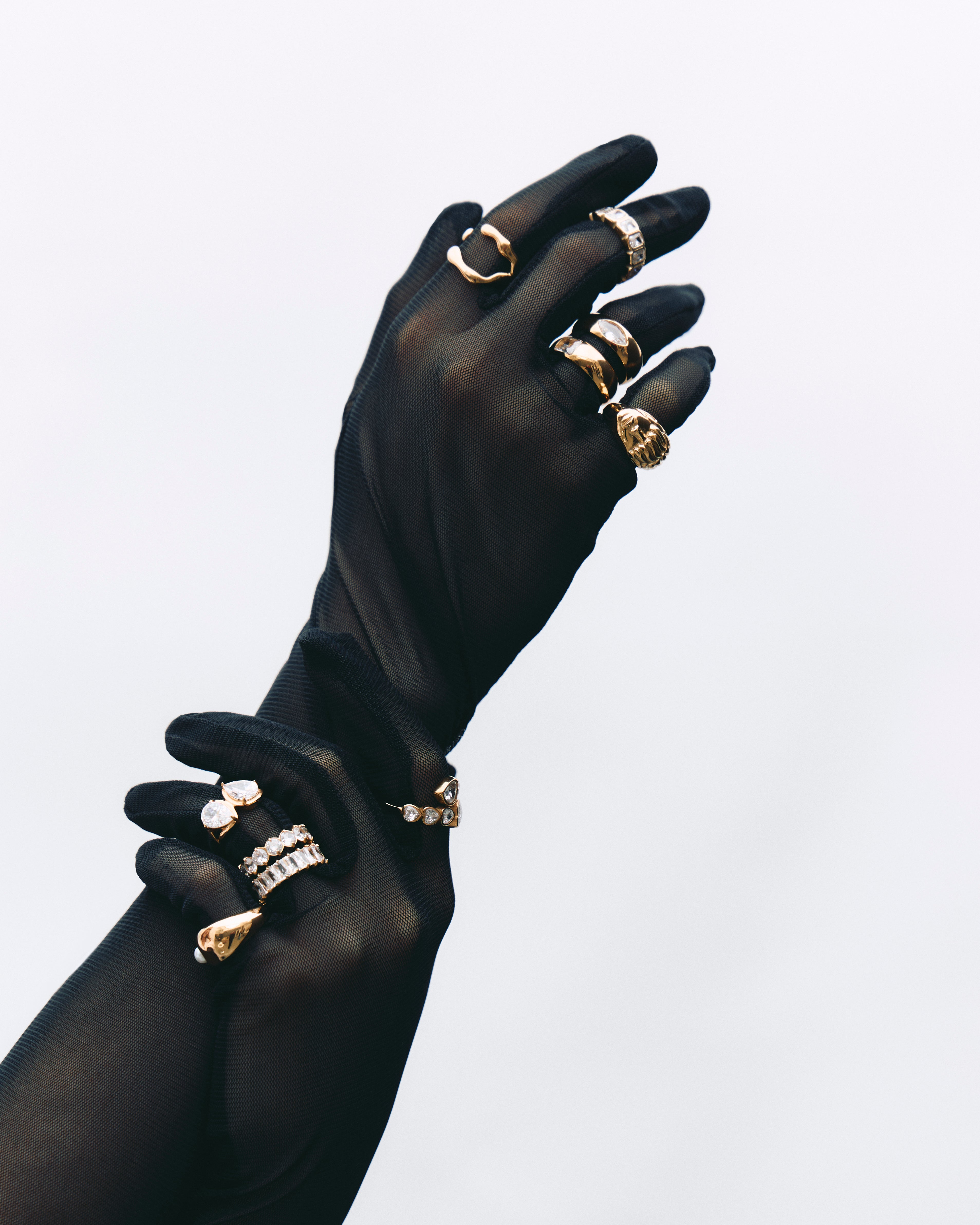 "Hand to heart" Ring