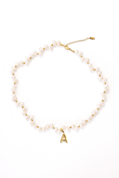 "The moon knows" Necklace