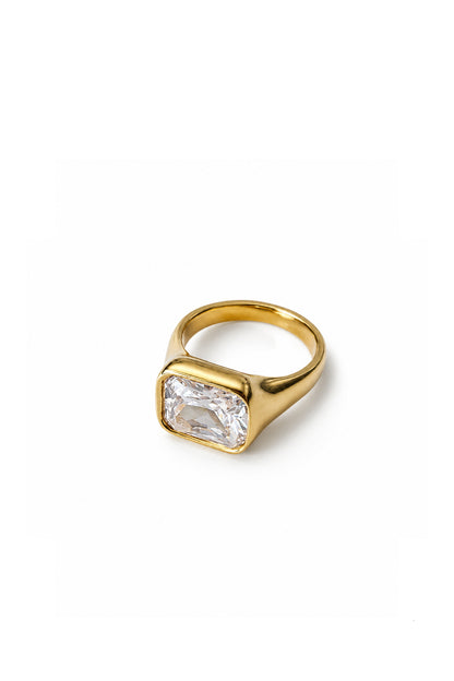 "Hand to heart" Ring