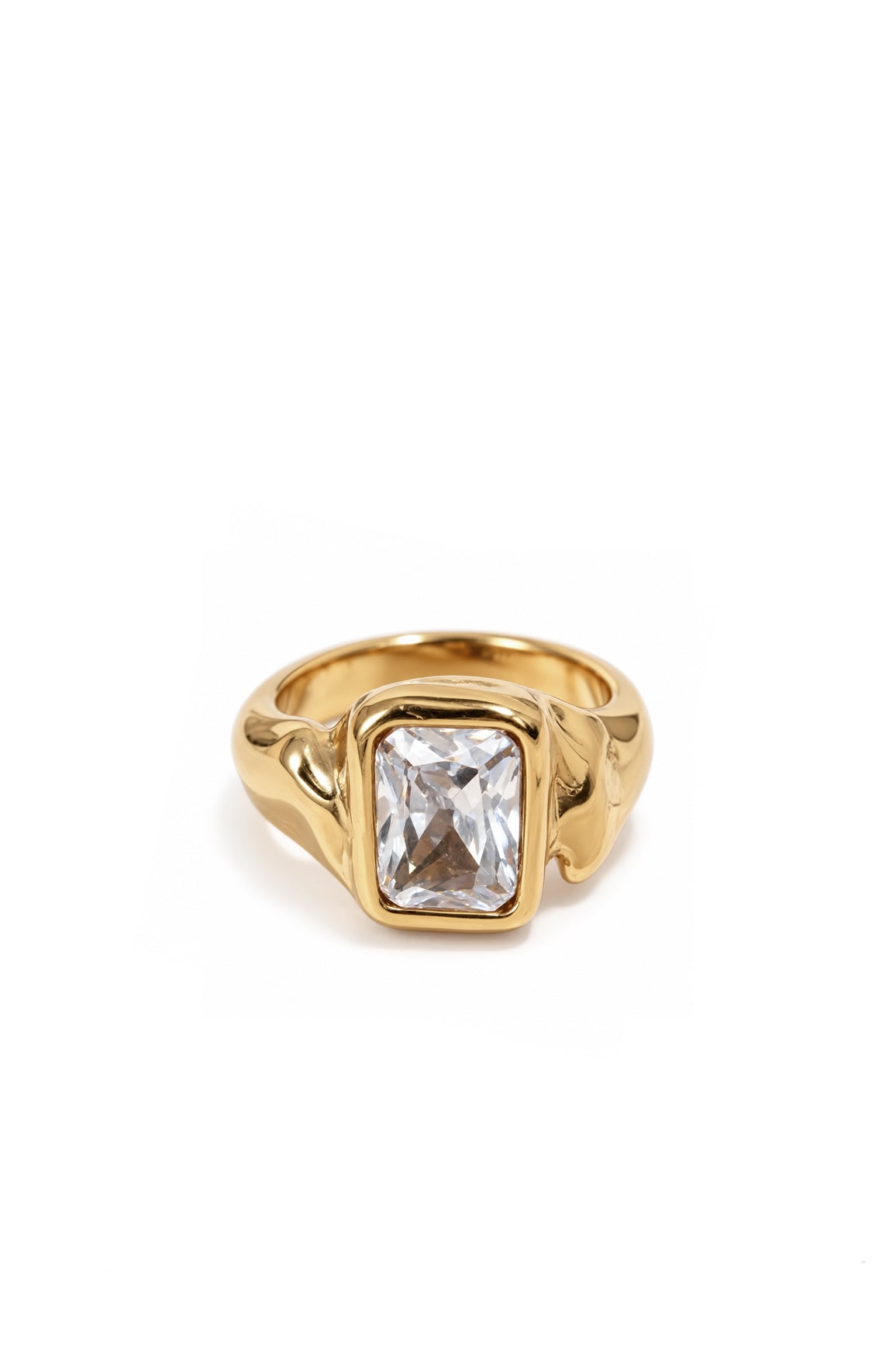 "Hand to heart" Ring