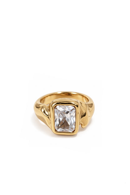 "Hand to heart" Ring