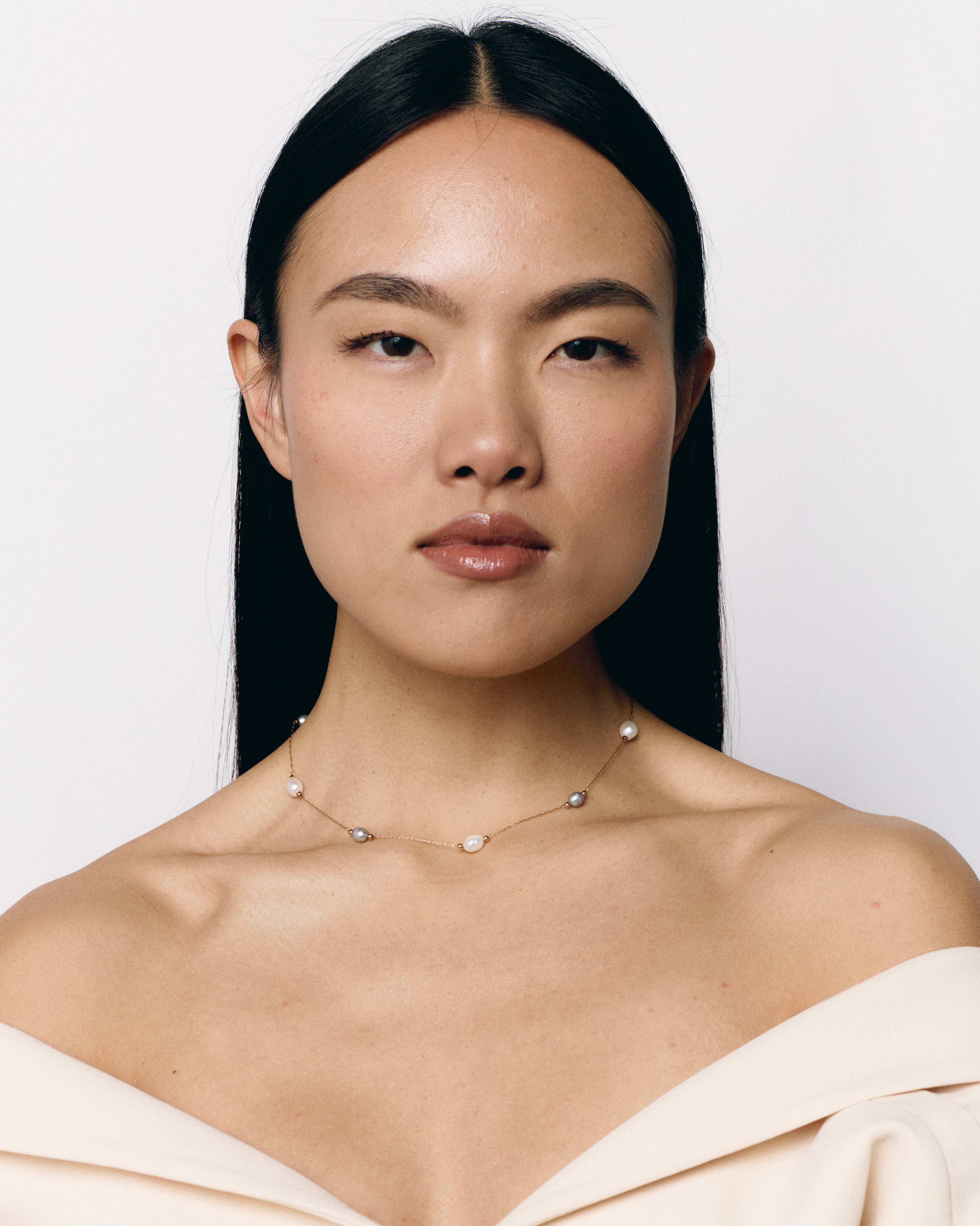 "White eclipse" Necklace