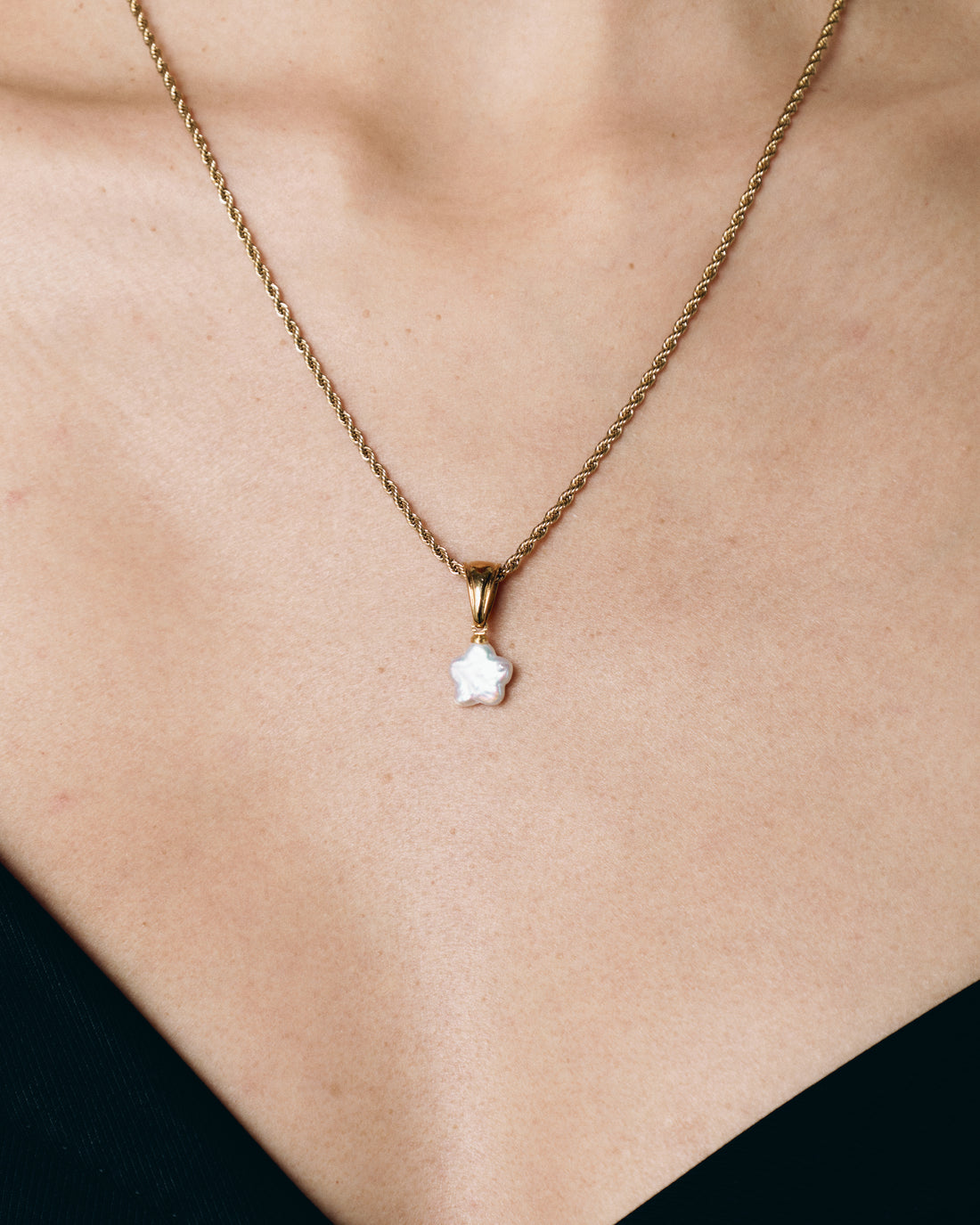 Ciondolo "Fiore di panna"