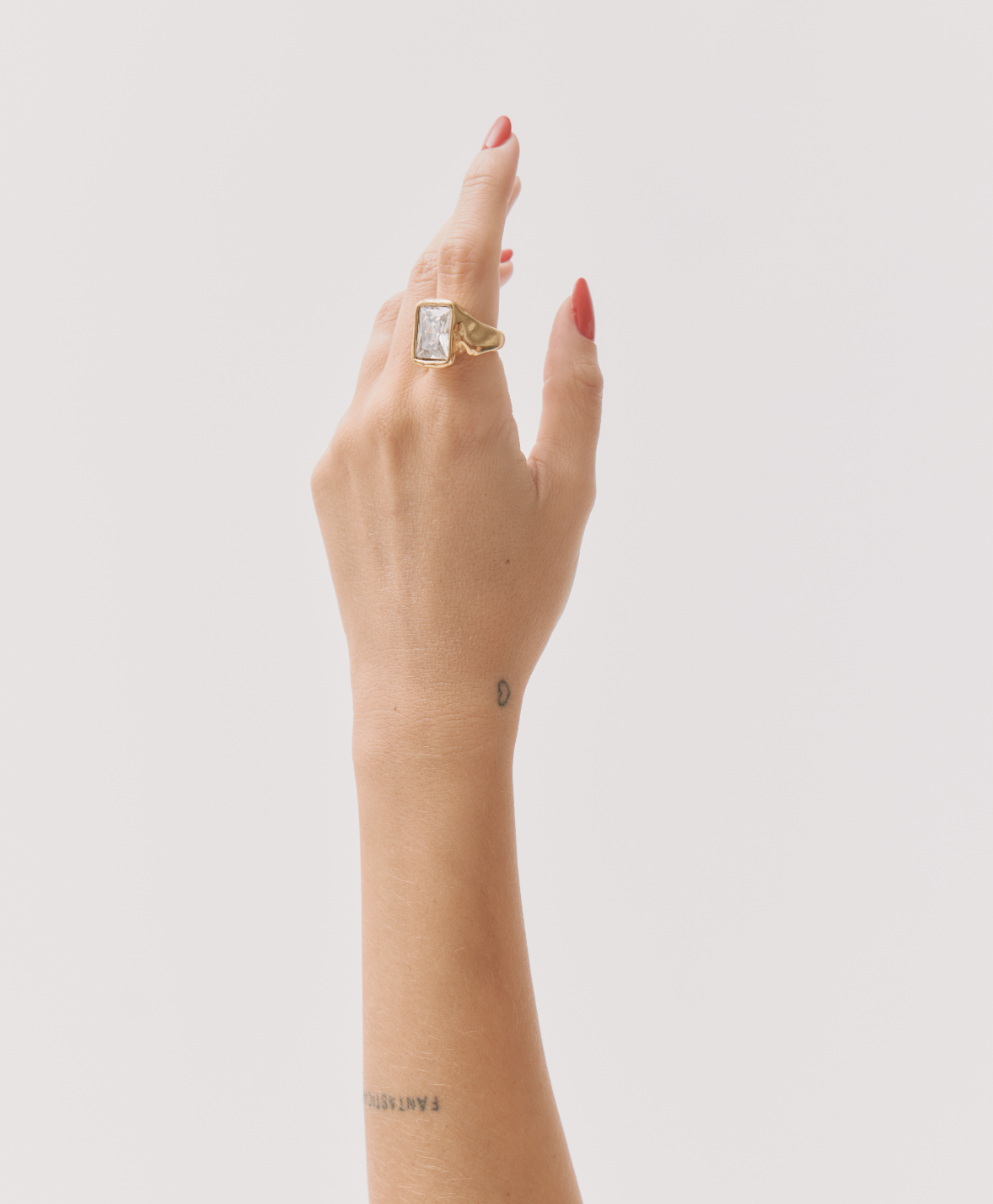 "Hand to heart" Ring