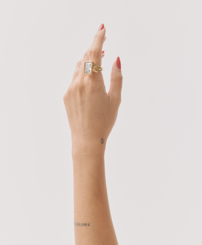 "Hand to heart" Ring